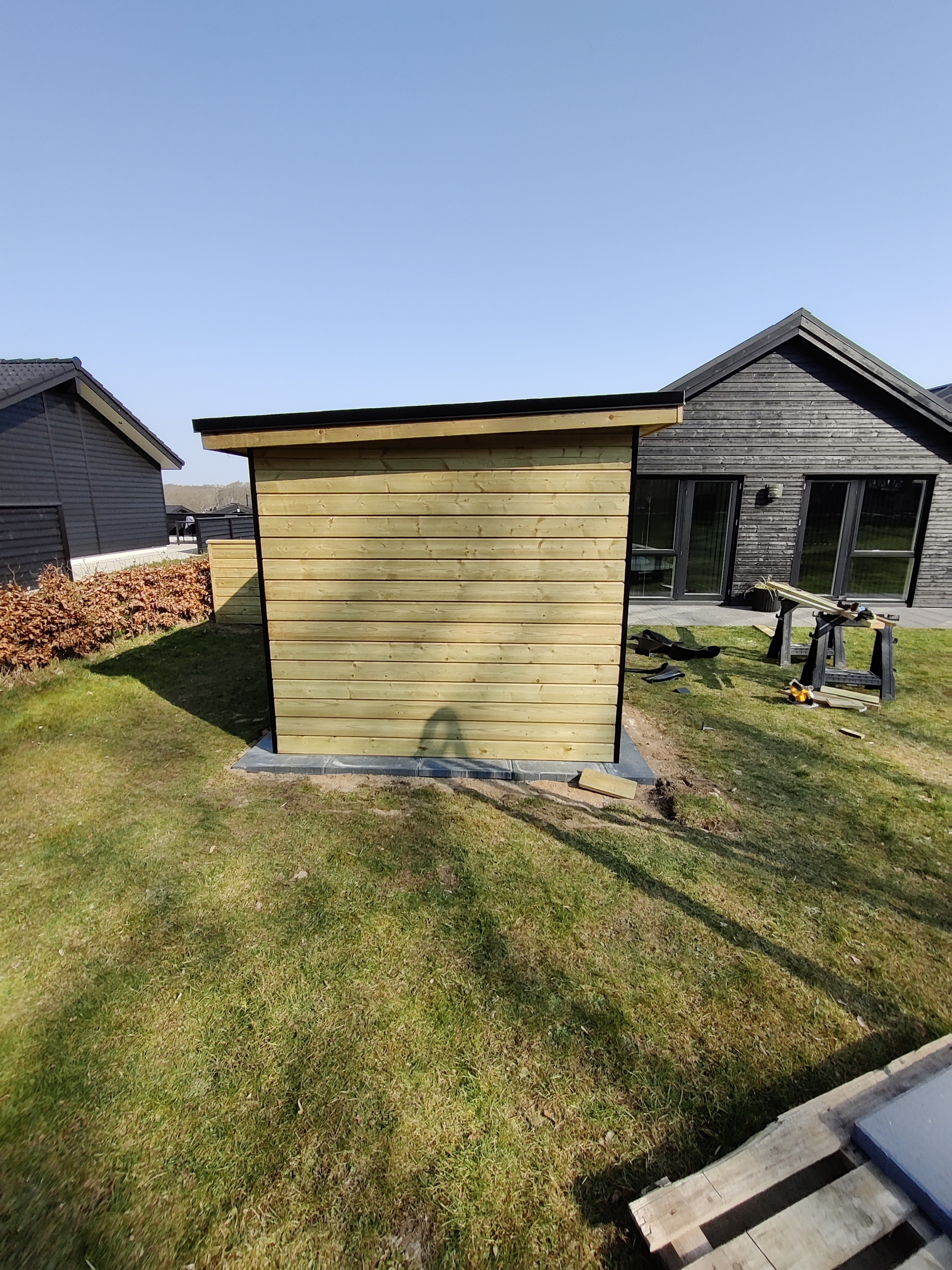 Carport med skur